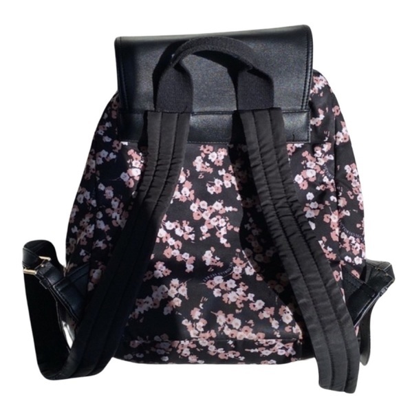 HP🏆 Stylish Floral Backpack by Victoria's Secret: A Fashionable Must-Have - Picture 5 of 7